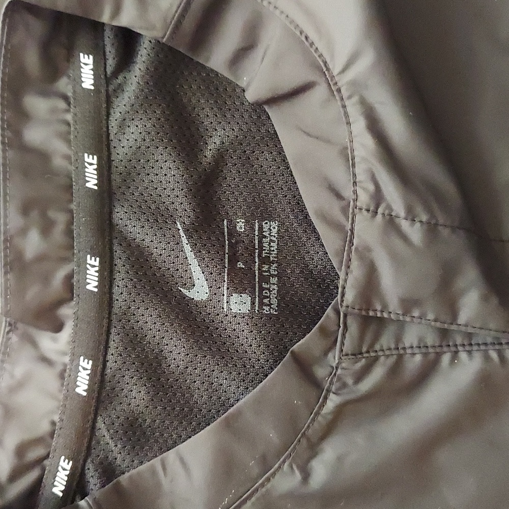 Nike - Picture 7 of 14